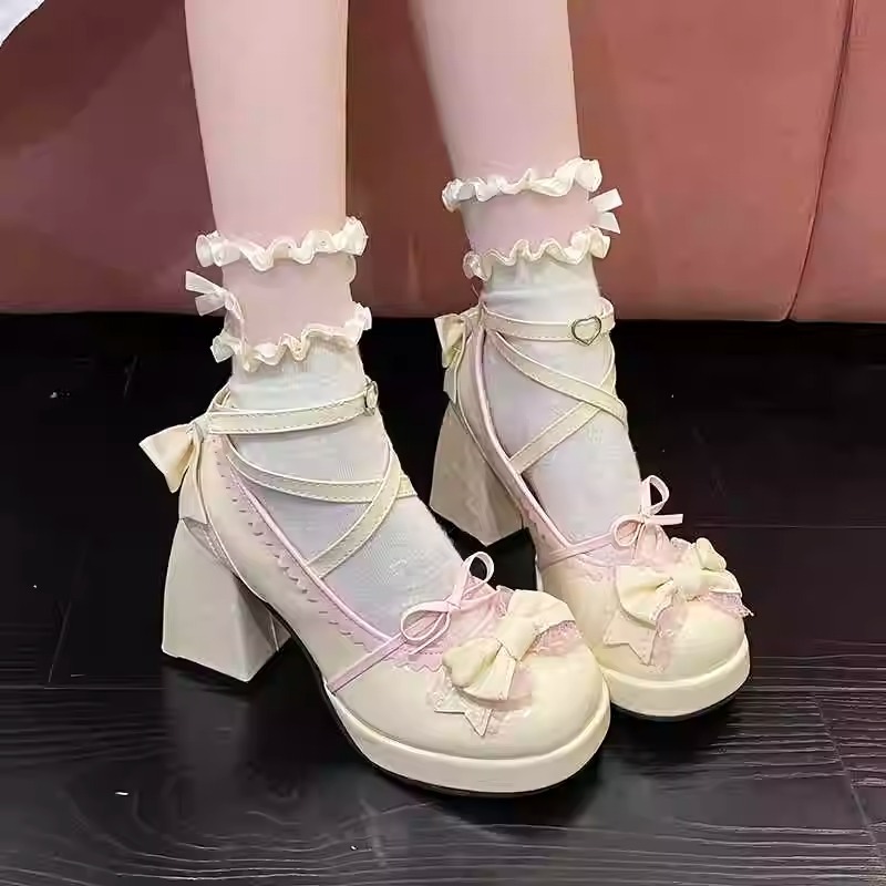 Zapatos Lolita temperamento marigen impermeable tacones gruesos correa de arco dulce zapatos Lolita