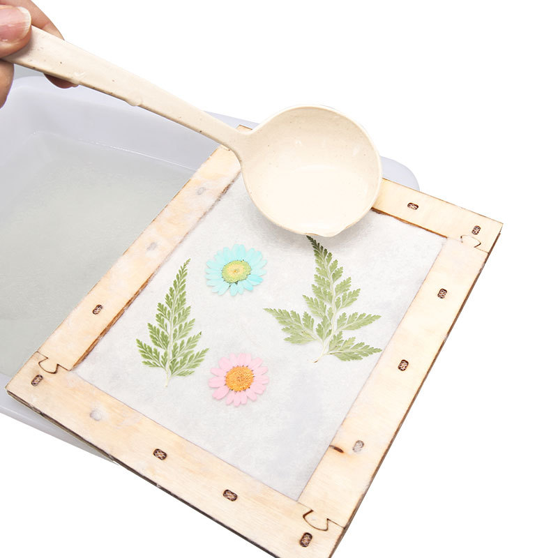 Método antiguo de fabricación de papel, marco de red de fabricación de papel, marco de red de fabricación de papel hecho a mano para niños, arte, material de pulpa a juego hecho a mano creativo