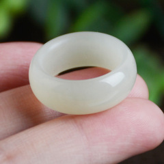 新疆と田玉の指輪の女性の白玉の指輪の天然玉の指輪の玉の指輪の玉の指輪の青白玉の真玉の指輪の男