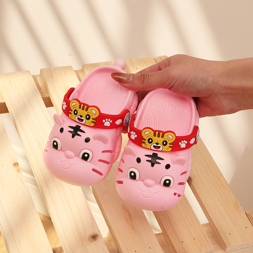 Children's Slippers with Head Covering, Holes, Unisex, Non-slip, Breathable, Cute Animal Design, Soft Sole, Outer Wear, Lightweight, Cool Slippers