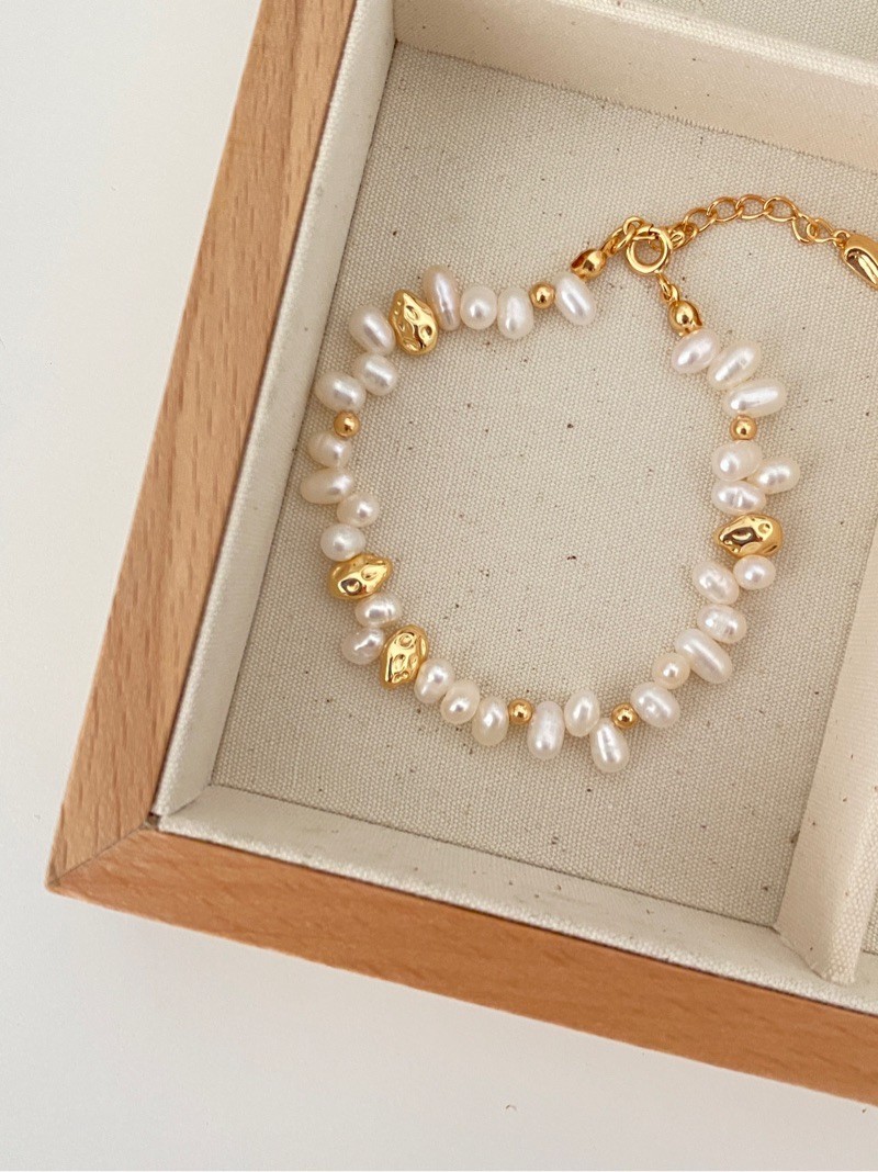Imitation Pearl Material Round Pattern All Seasons Season Vacation Simple Style Round Imitation Pearl Beaded Chain Beaded Bracelets Wholesale