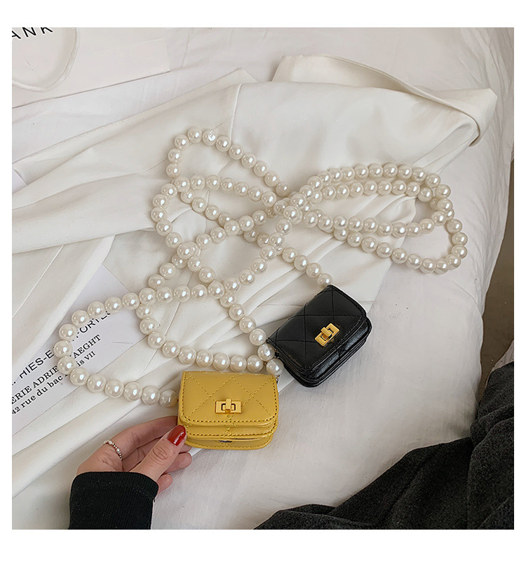 Fashion Large Pearl Chain Mini Lipstick Bag display picture 13