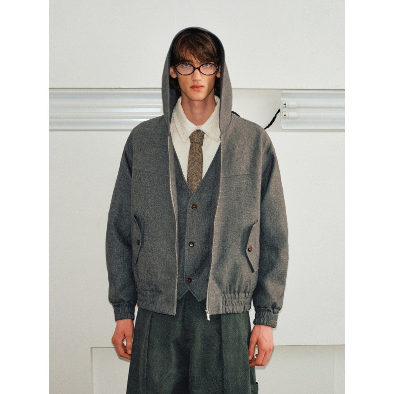 American-Style Faux Two-Piece V-Neck Vest Spliced Jacket for Men, Early Autumn Vibe Outfit with a High-End Feel, Hooded Blazer American-Style Faux Two-Piece V-Neck Vest Spliced Jacket for Men, Early Autumn Vibe Outfit with a High-End Feel, Hooded Blazer