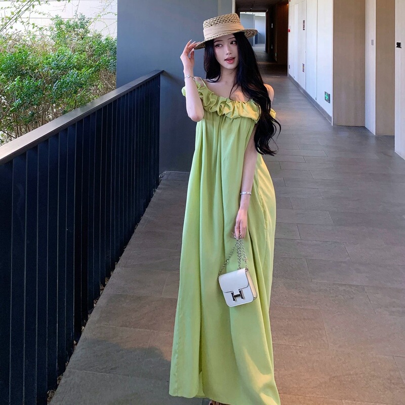 Elegant green off-shoulder strapless dress for women, summer loose-fitting slimming seaside vacation long dress