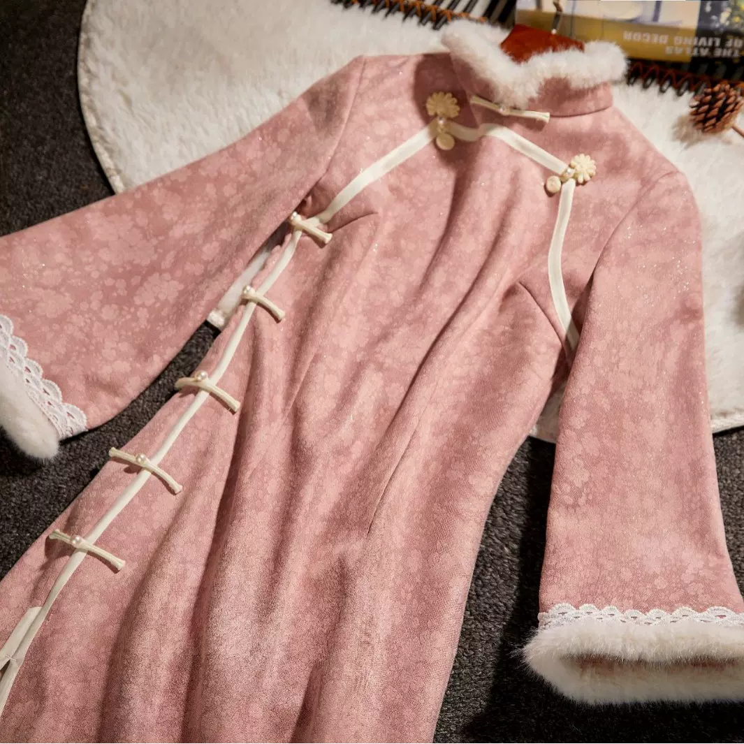 荷旗简2024冬款新款加厚新中式加绒意绒压花长袖长款改良旗袍