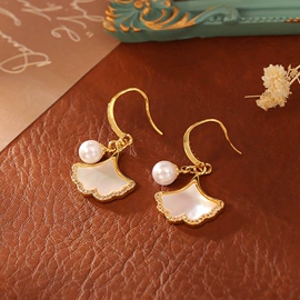 耳钉;耳环;项链