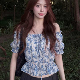 夏季新款甜辣风碎花系带蓬松泡泡袖T恤女一字肩褶皱修身显瘦上衣
