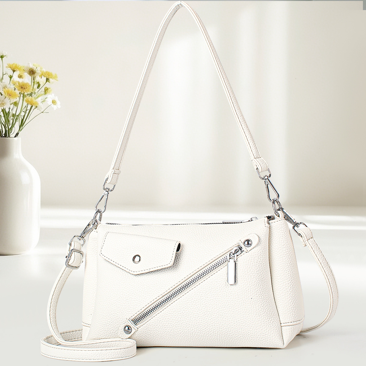 2025 nuevo bolso de mensajero de gran capacidad de estilo perezoso de moda simple y versátil, hombro ligero de moda