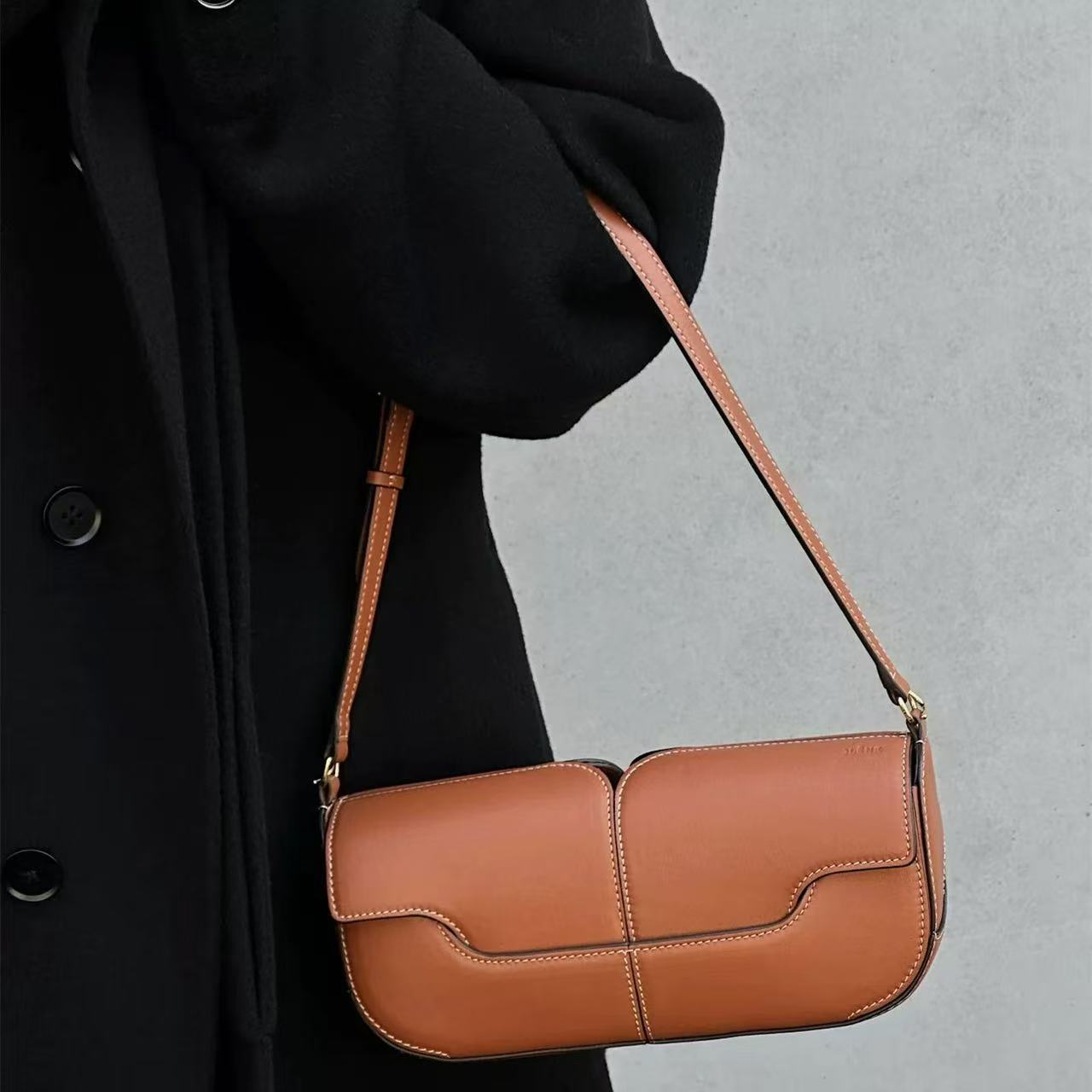Best-Selling Women's Light Luxury Baguette Bag Osmo Niche Designer Leather Retro Smooth Handbag Shoulder Crossbody Bag - Thumbnail 2