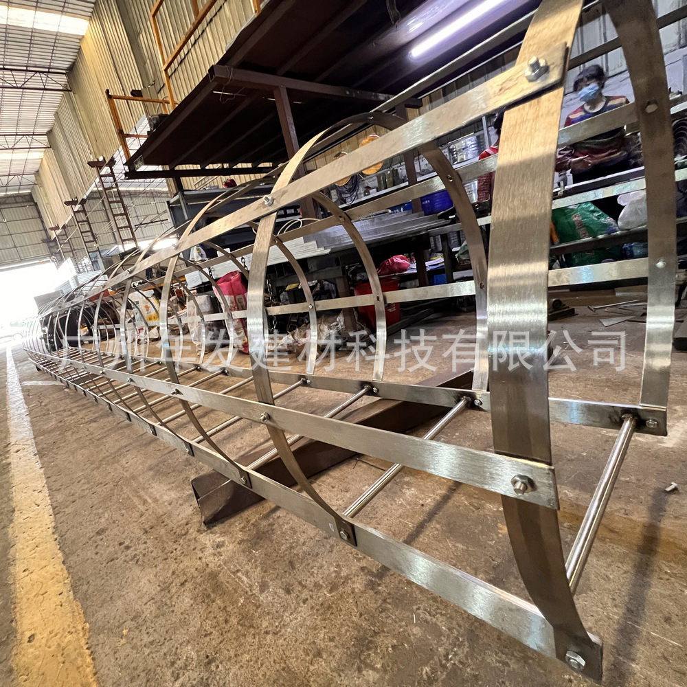 镀锌钢爬梯护笼深井基坑玻璃钢爬梯检修防护爬梯护笼桥梁施工防护