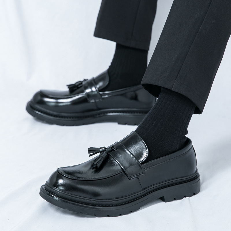 Zapatos de negocios transfronterizos de comercio exterior para hombres con borlas, zapatos de música 2025 primavera y otoño nuevos zapatos de cuero casuales de un solo pedal para hombres