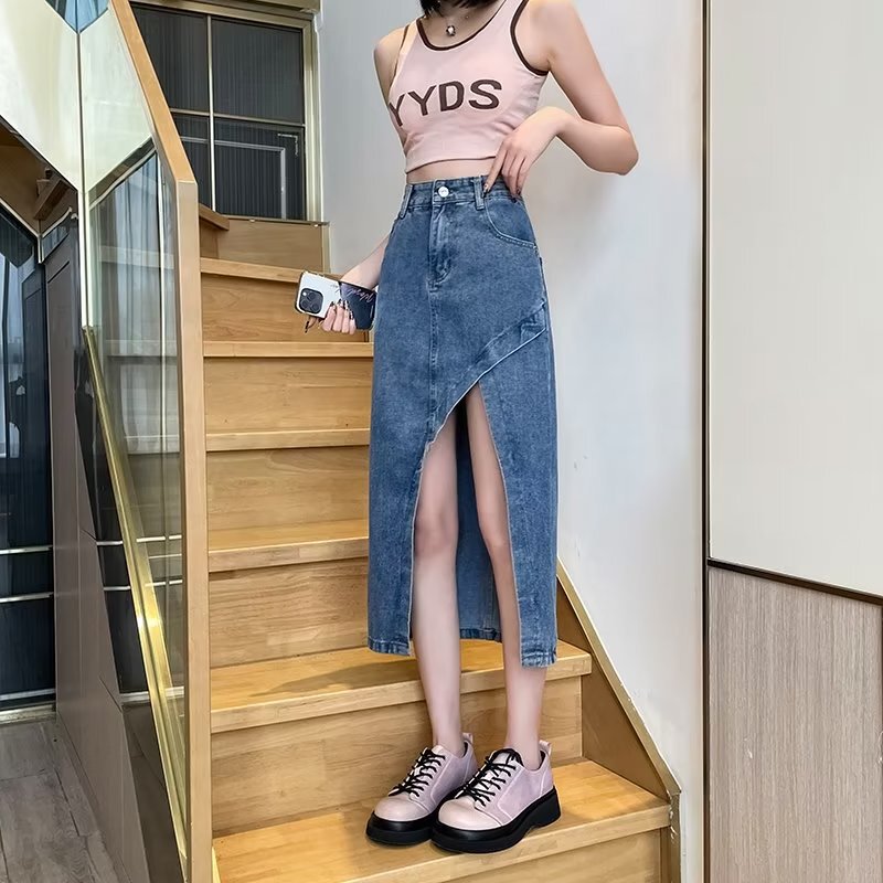 Retro Asymmetrical Slit Denim Skirt for Women 2026 Autum New High-Waist Slimming Look Mid-Length Hip-Hugging Skirt