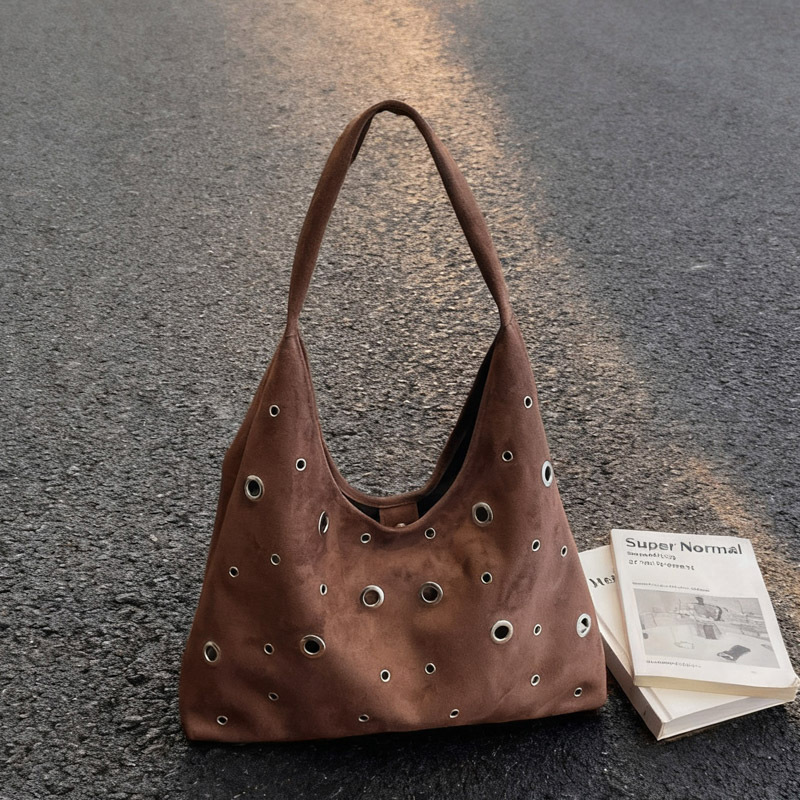 2026 New Large-Capacity Sling Tote Bag for Women, High-End Rivet Hollow Commuter Shoulder Bag, Hand-Held Dumpling Bag 2026 New Large-Capacity Sling Tote Bag for Women, High-End Rivet Hollow Commuter Shoulder Bag, Hand-Held Dumpling Bag