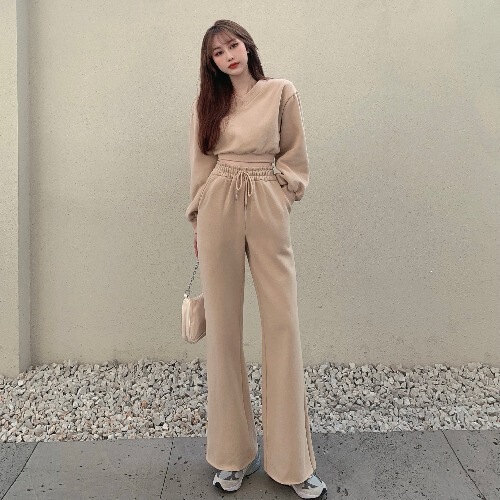 Fleece-Lined V-Neck Trendy Short Sweatshirt + High-Waisted Slimming Wide-Leg Pants Sports Fashion Set for Women with Floor-Length Pants