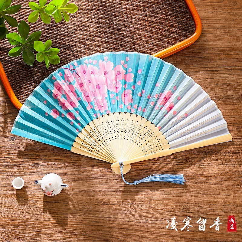 中国風扇子古風扇子漢服女性チャイナドレスダンスダンス児童学生は夏に折り畳み扇子を持ち歩いている|undefined