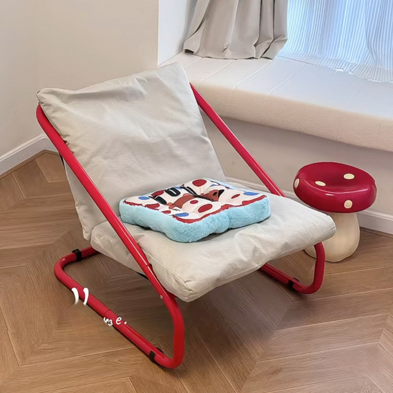 Balcón de la sala de estar del dormitorio con reposabrazos suaves, sofá de ocio para adultos, asiento y descanso, alegre mecedor.