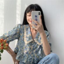 新款V领修身正肩宽松t恤 碎花复古小众设计褶皱短款高级女夏上衣