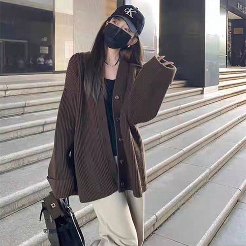 2025 Autumn Retro Lazy Style V-Neck Cardigan Open Outerwear for Women Loose Feeling Coffee Color Medium Length Knit Cardigan