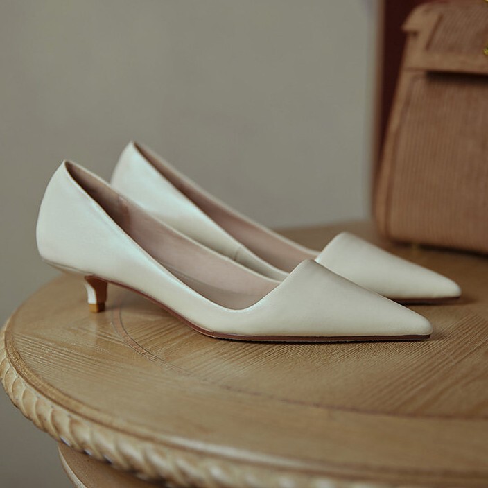 Super Comfortable~ Genuine Leather Versatile Low-Heeled Work High-Heeled Shoes for Women, New Spring/Summer Style, Thin Heel, Pointed Toe, Kitten Heel, Women's Shoes 4cm Super Comfortable~ Genuine Leather Versatile Low-Heeled Work High-Heeled Shoes for Women, New Spring/Summer Style, Thin Heel, Pointed Toe, Kitten Heel, Women's Shoes 4cm