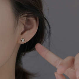 小众爱心锆石耳扣ins简约百搭水滴耳环冷淡风花朵珍珠百搭耳饰女