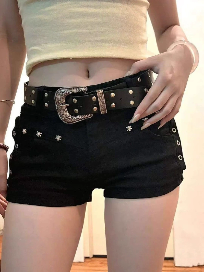 Шорты (Sexy) эластичный деним, чёрные, подчёркивающие бедра, А‑силуэт
