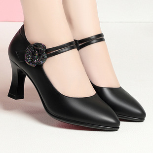 ��Ь�¿�ŕr�������������߸�ЬŮ��վ�����_��ˮ̨ŮʿƤЬ