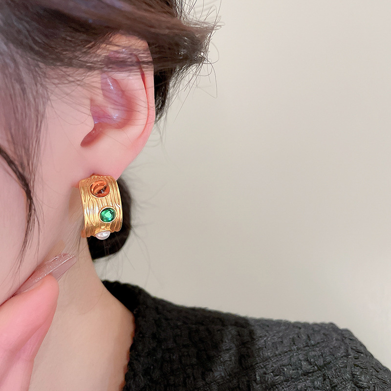 Retro C Shape Copper Irregular Plating Artificial Pearls Earrings Ear Studs 1 Pair