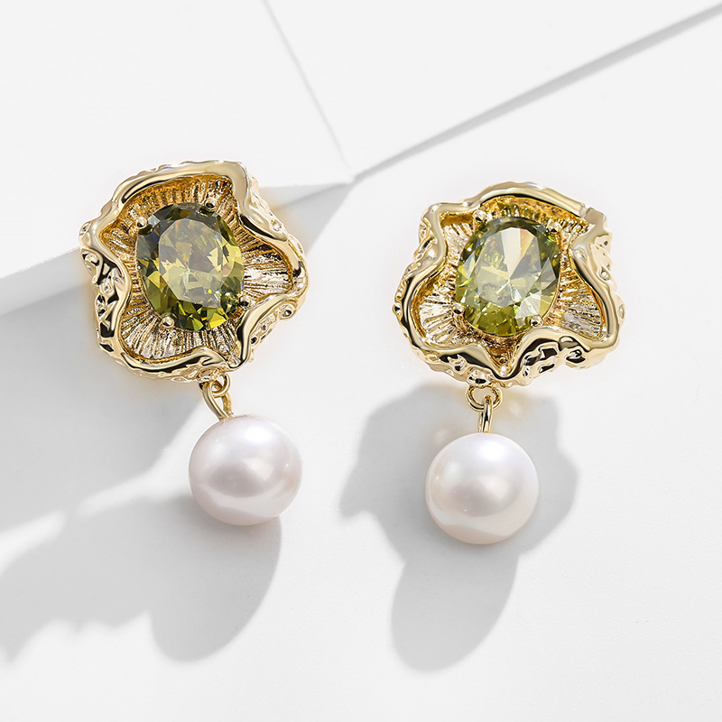 Pendientes de perlas de lujo ligeros de estilo diseñador Pendientes vintage Pendientes elegantes personalizados_voghion.com