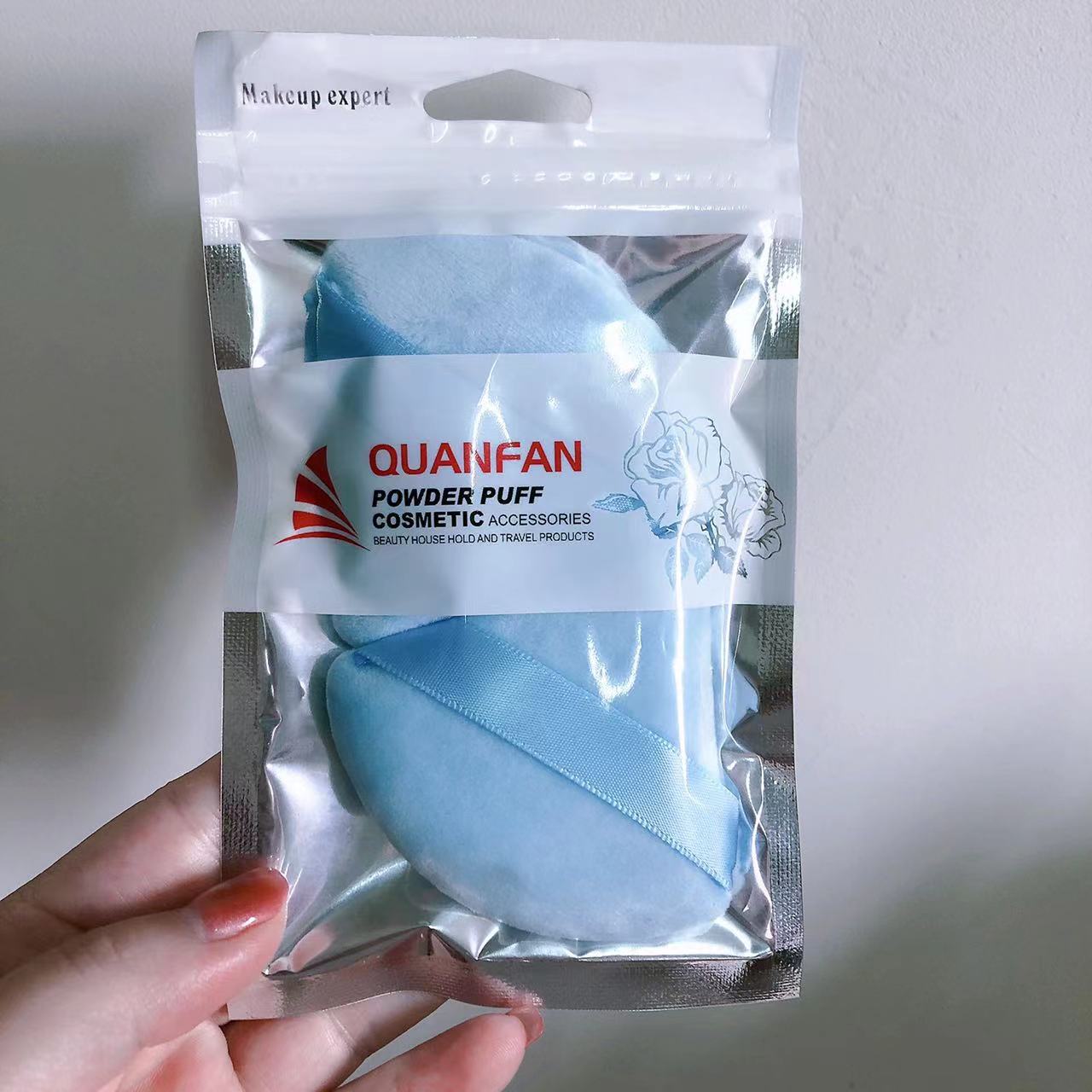 Nuevo triángulo negro soplo de polvo seco en forma de abanico de soplo de maquillaje soplo de polvo de miel mojado y seco herramientas de maquillaje de doble uso transfronterizo exclusivo