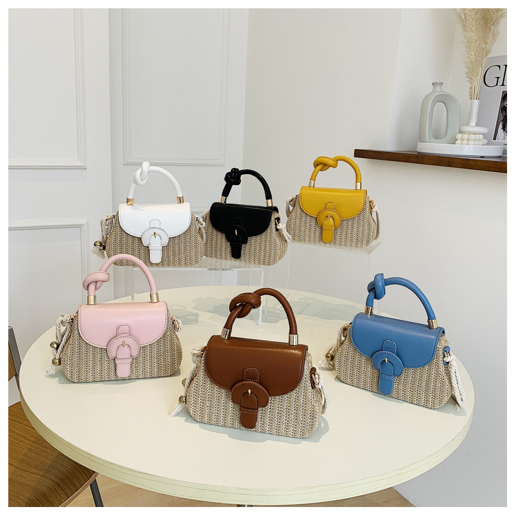 Women's Streetwear Geometric Square Flip Cover Square Bag Straw Shoulder Bags display picture 1