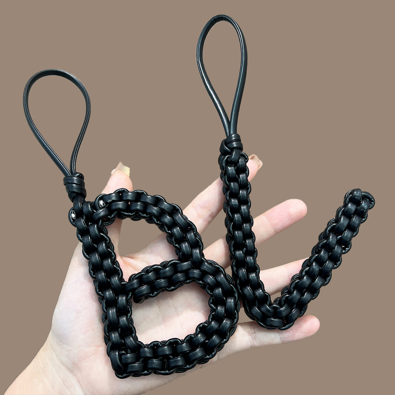 2025 Autumn and Winter New Bag Hanging Letter Bv Pendant Series Fashionable Style with Lanyard Leather Braided Keychain New