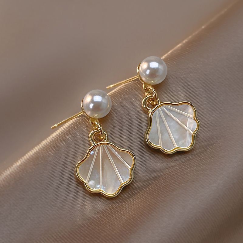 조개껍데기 모조 진주 귀걸이