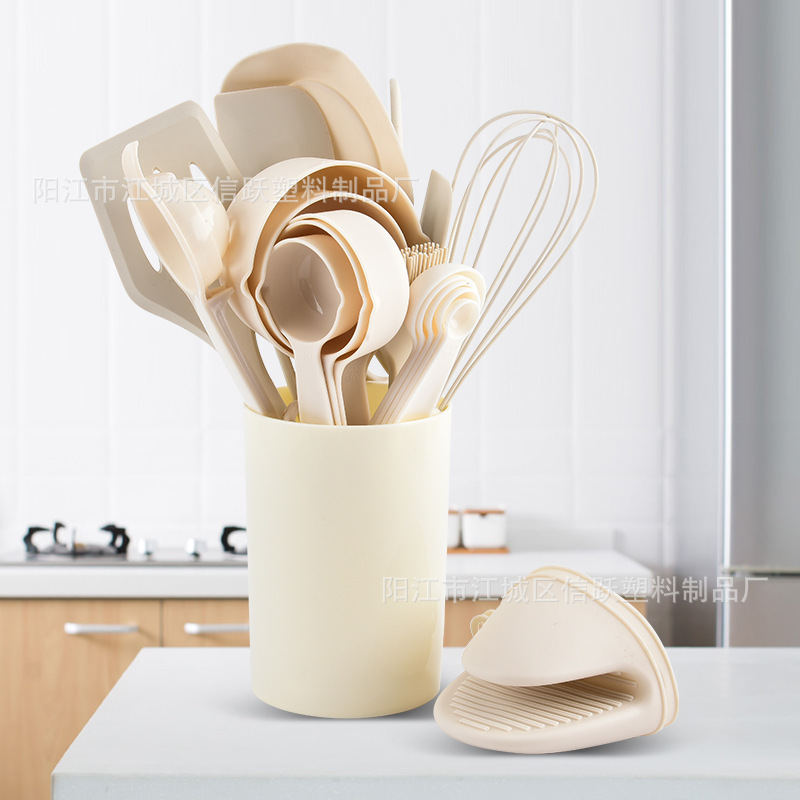 Una sola pieza de cocina de silicona para hornear 21 piezas conjuntos resistentes a altas temperaturas no pegajosos cuchillo de silicona cepillo de aceite batedor de huevos de silicona de grado alimenticio