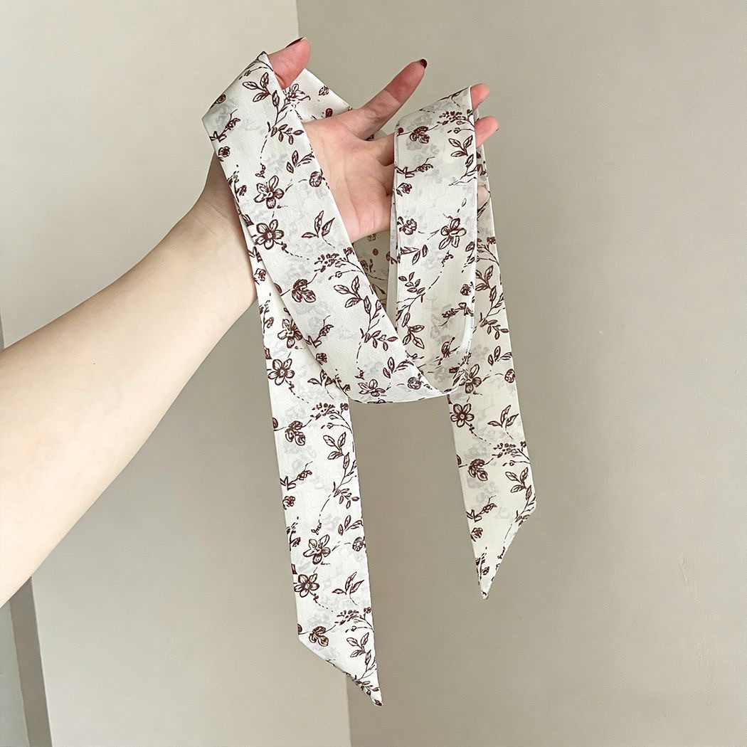 8# off-white coffee color flowers and branches are thin and about 135cm long