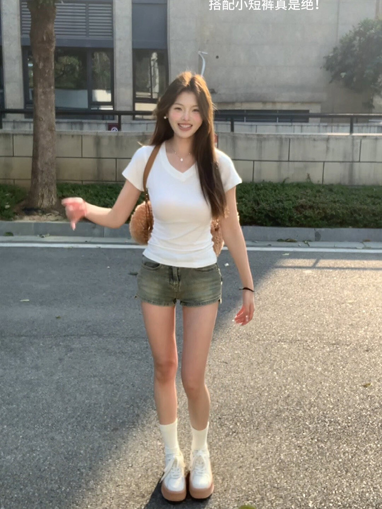 하얀색