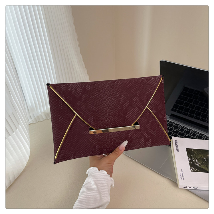 2025 bolsas de mano personales de moda simple bolsas de sobres de estilo exterior