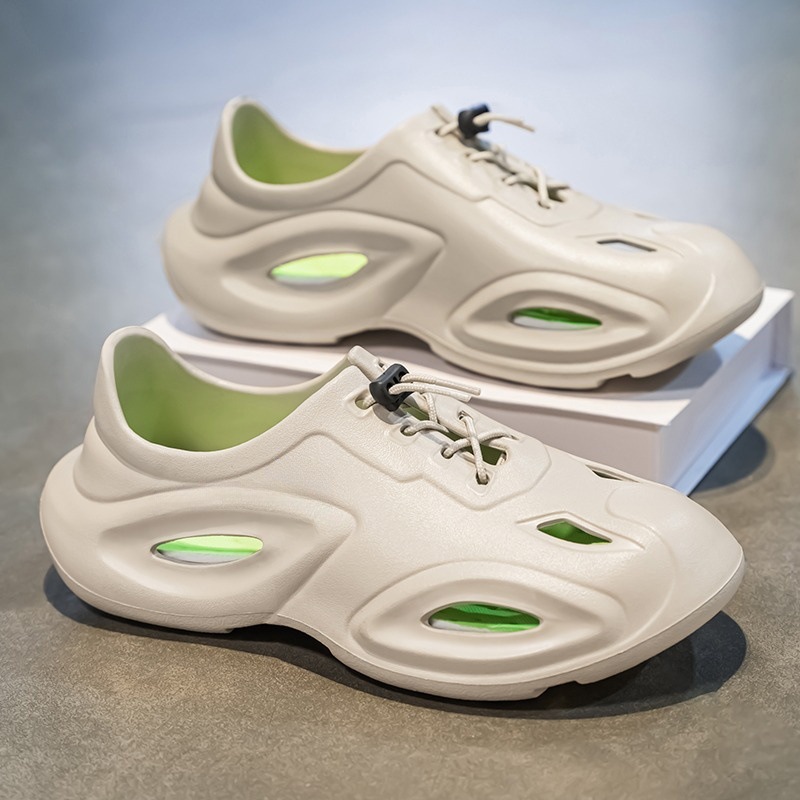 Zapatos con agujeros Baotou para hombres, suela gruesa para uso exterior en verano, 2025 nuevos zapatos de playa, sandalias, zapatillas desodorantes y antideslizantes