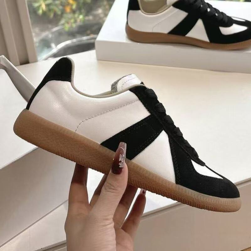 Guangzhou high-quality classic Maji brand 2026 new German training shoes, couple's genuine leather casual lace-up white sneakers Guangzhou high-quality classic Maji brand 2026 new German training shoes, couple's genuine leather casual lace-up white sneakers