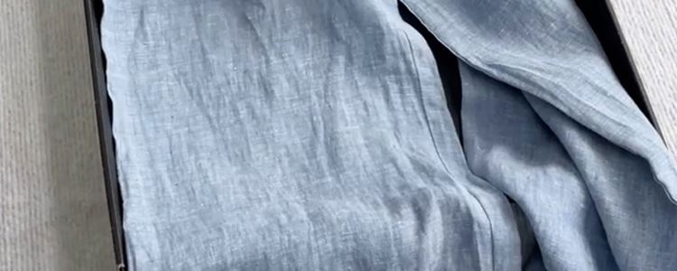Completo donna con pantaloni a gamba larga e camicia grigio_voghion.com
