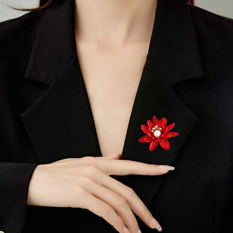 Chinesischen stil rot lotus brosche high-end luxus atmosphäre perle brosche anzug mantel pin herbst und winter kleidung_voghion.com