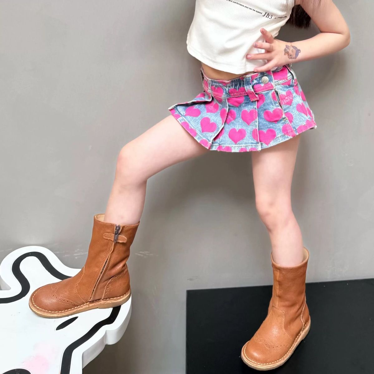 Niñas 2025 ropa de verano nueva dopamina impresa amor vaqueros falda corta de mujer tesoro personalidad torso de moda