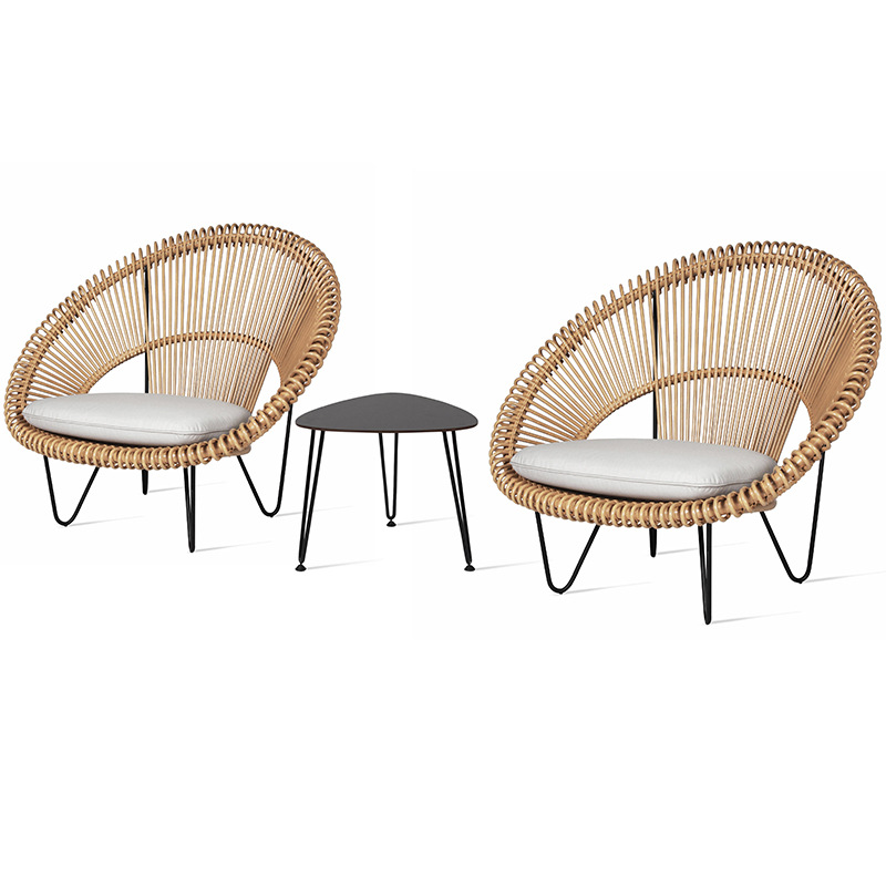 Conjunto de tres piezas de muebles de ratán para exteriores: silla, mesa de centro y sofá de ratán, para patio, balcón, jardín, estilo del Sudeste Asiático, para alojamientos.