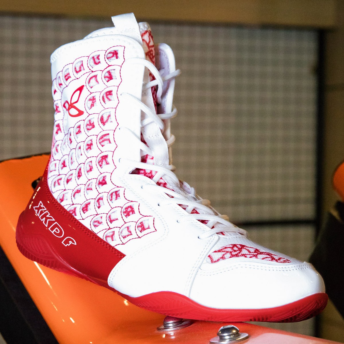 Professional Non-Slip and Wear-Resistant Fighting Shoes for Men and Women, Breathable High-Top Combat Training Boxing Shoes