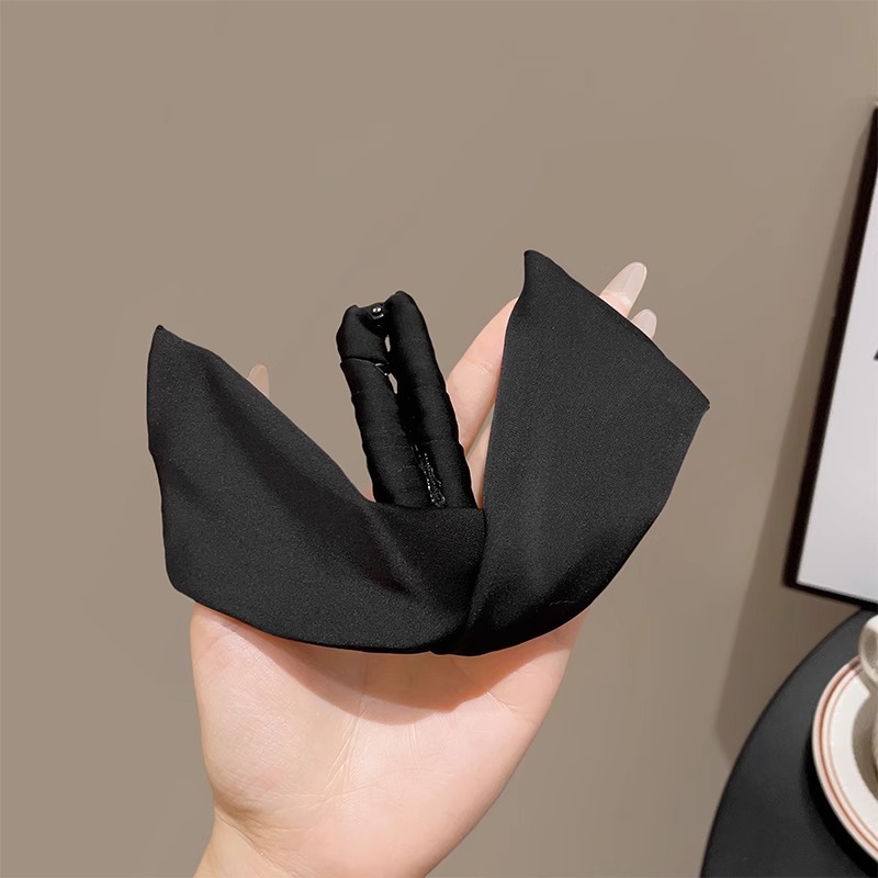 Coreano de alta calidad satén temperamento orejas de conejo bananas 2025 nuevo clip de agarre de cabeza de alta calidad