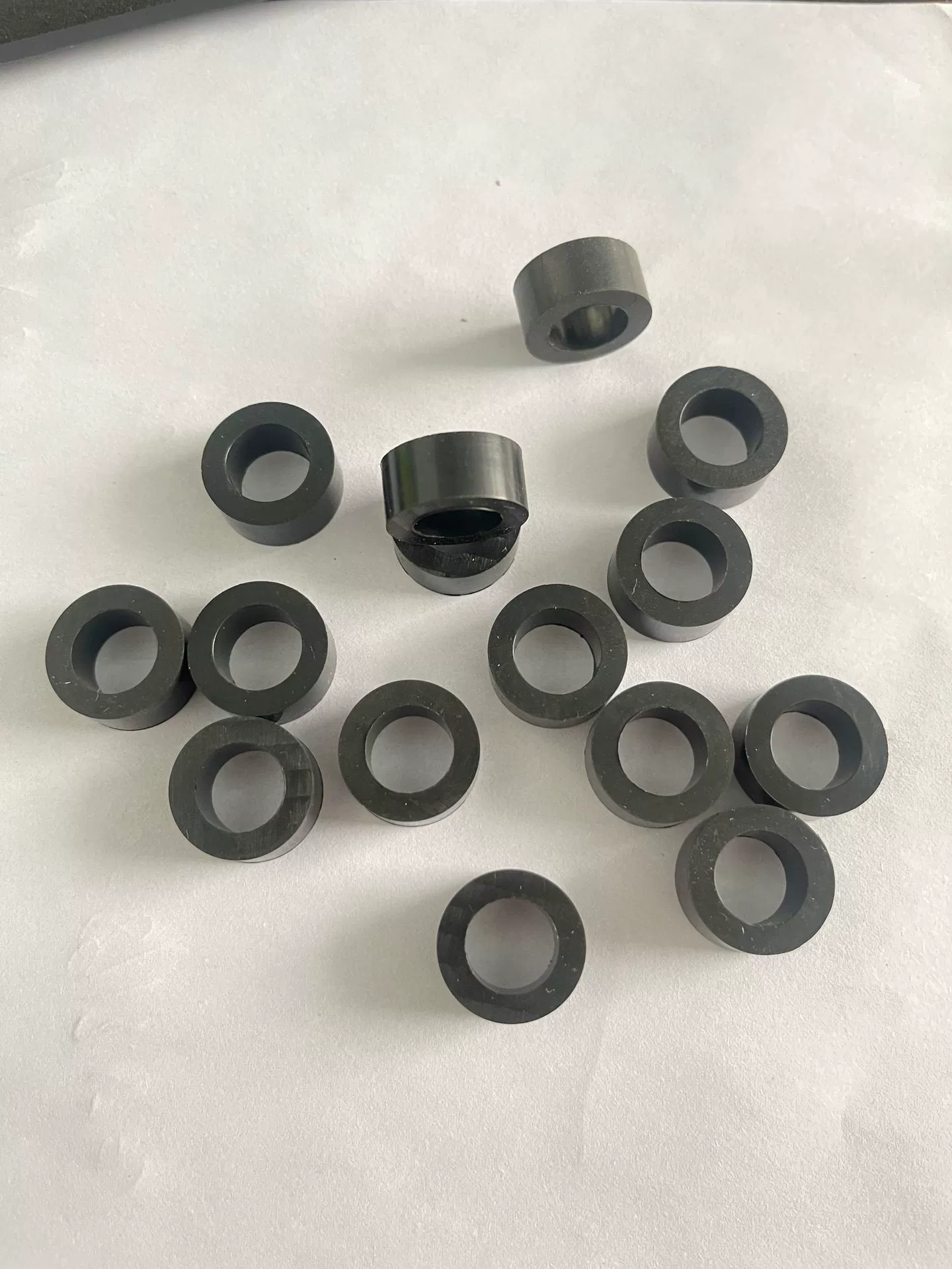 Производители производят различные виды резиновых колпачков шапки изделия из силиконовых изделий нестандартное производство может быть обработано