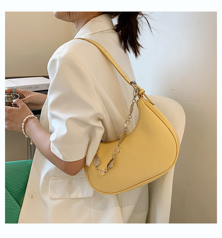 Fashion Chain Solid Color One-shoulder Armpit Bag display picture 5