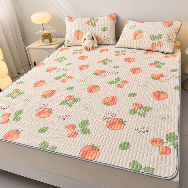 Strawberry rabbit (pure latex 0.5cm) is large in quantity