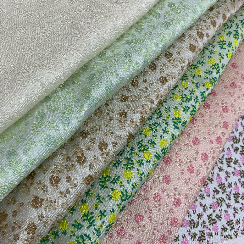 2024年新款提花面料小碎花提花小清新文艺风秋冬连衣裙短裙布料