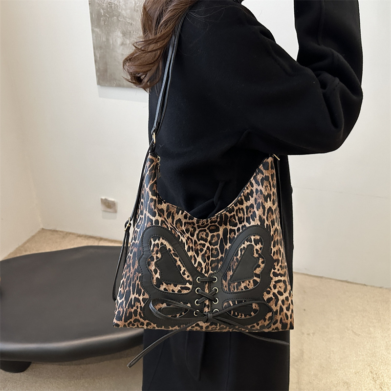 Bolso Tote con estampado de leopardo de moda Bolso de hombro de gran capacidad de moda de otoño e invierno de alta gama Bolso femenino de diseño 2025 Bolso retro