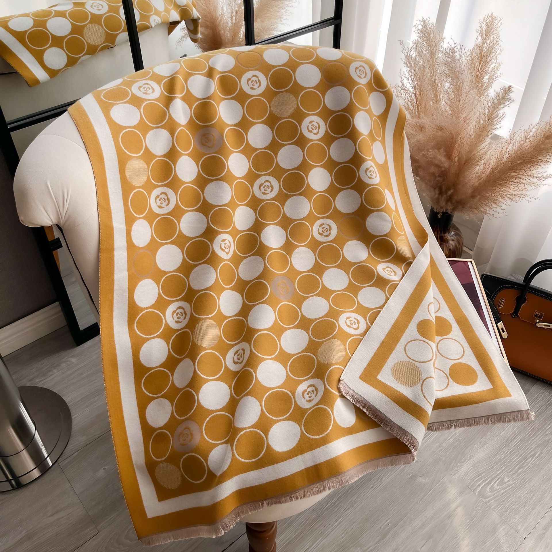 Camellia impresa de alta sensibilidad punto de onda imitación de cachemira bufandas calientes para mujeres bufandas cortas bordas bufandas calientes otoño invierno